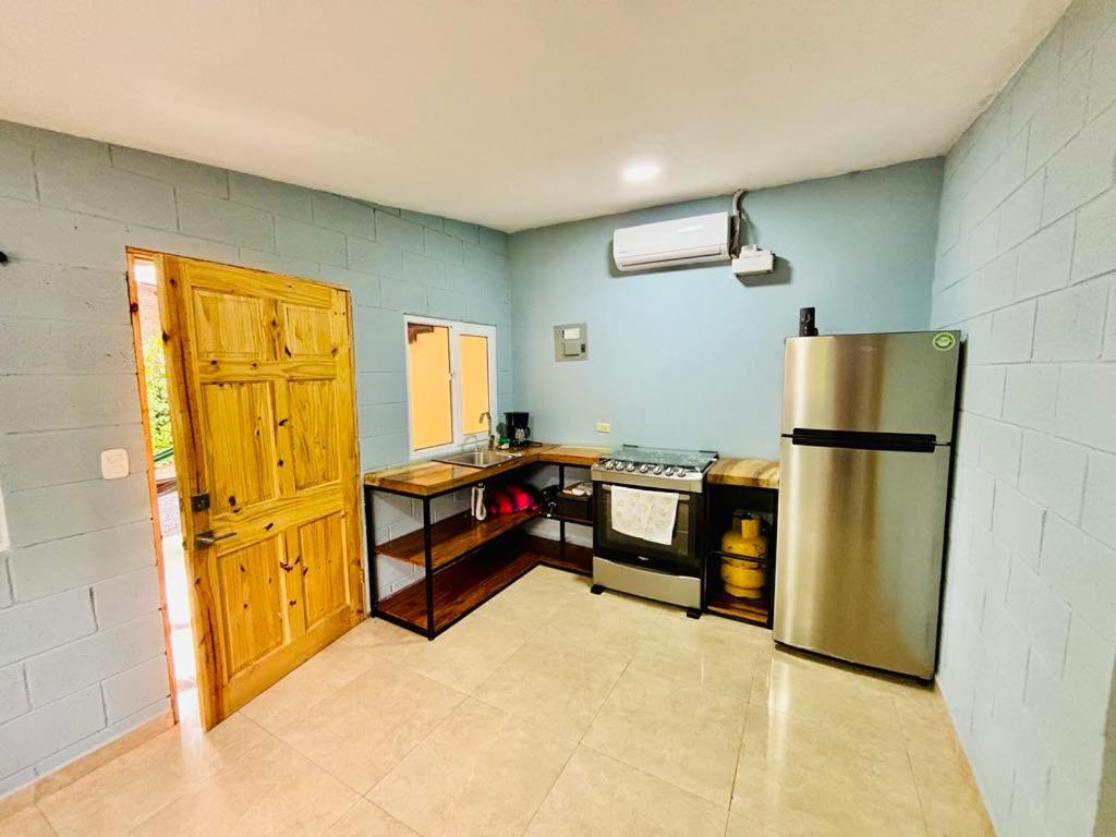 Tamanique Hostal Camila'S מראה חיצוני תמונה